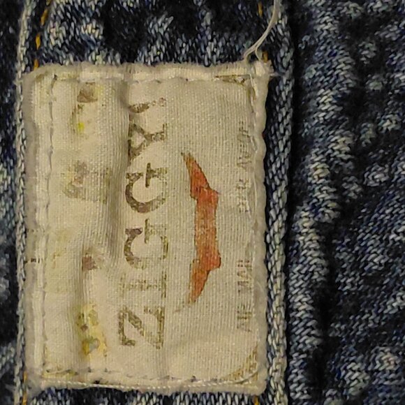 Made in Canada. 90's Ziggy! Sports Wear pocketless, high-waist skinny jeans - Picture 3 of 15